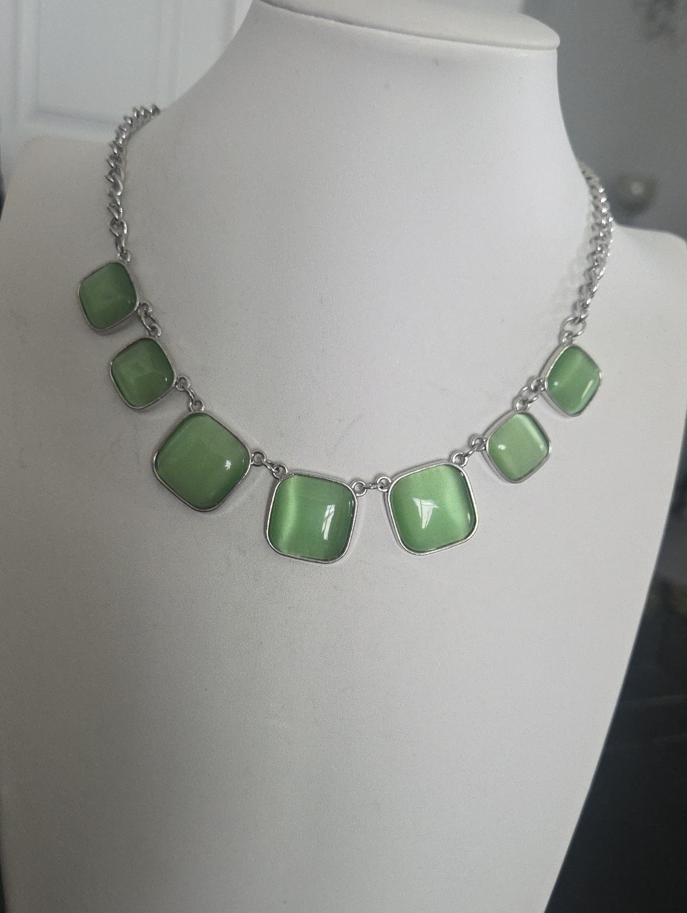 Paparazzi Aura Allure Green  Necklace NWT